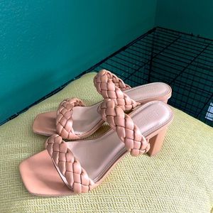 Memory foam nude heel